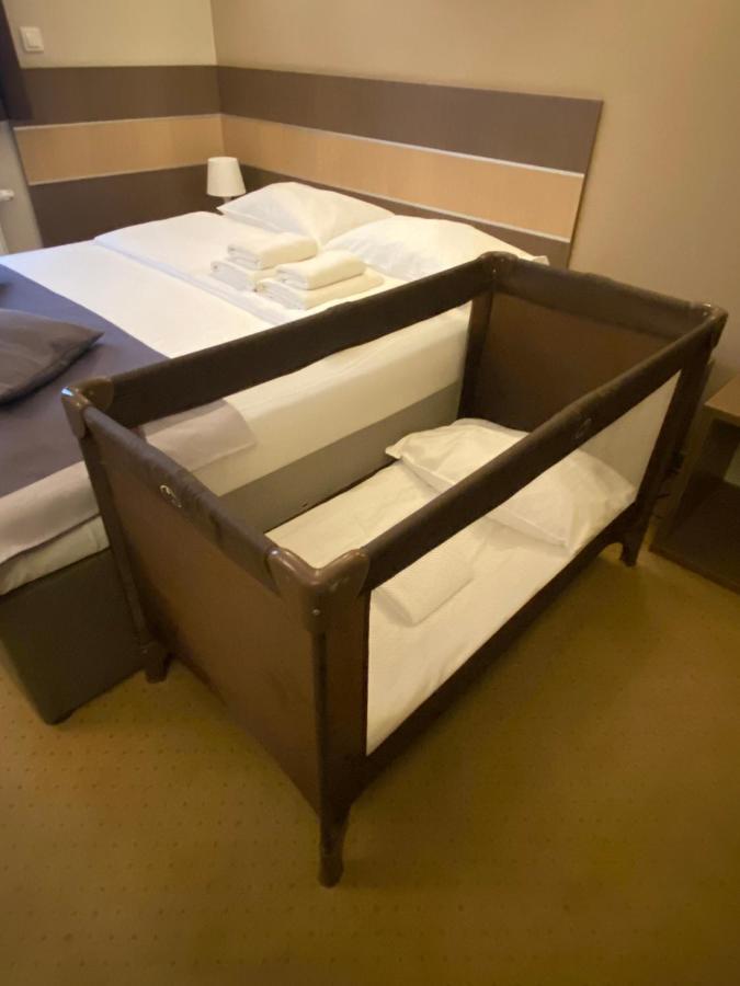 Hotel Sleep Wroclaw Bagian luar foto