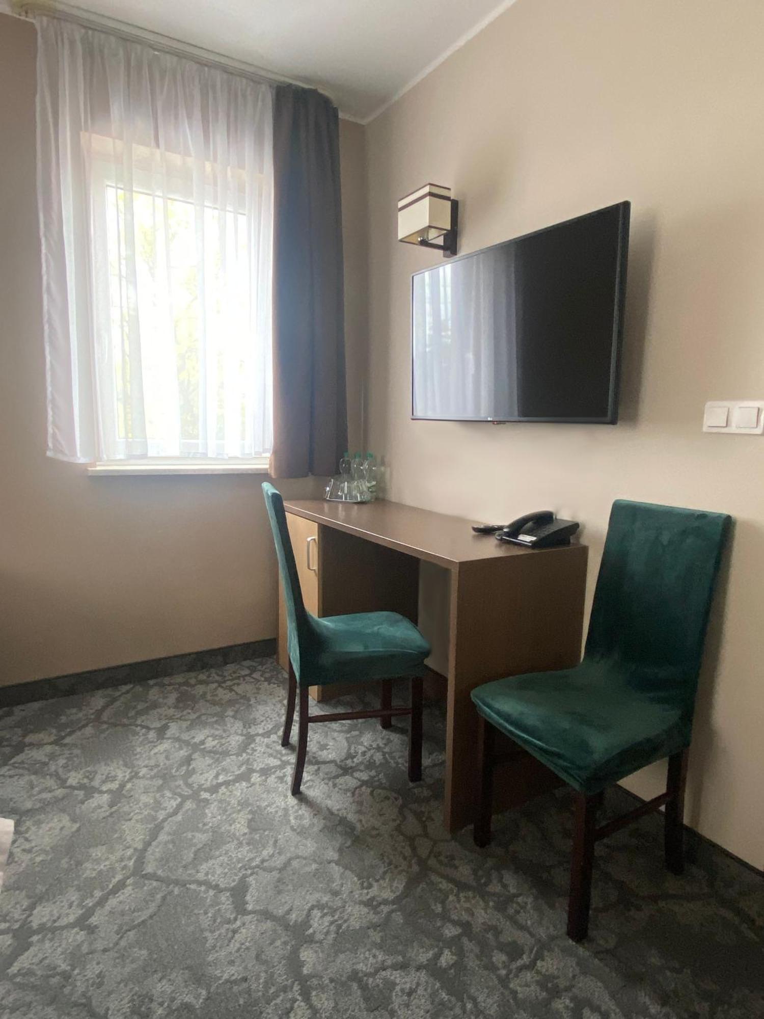 Hotel Sleep Wroclaw Bagian luar foto