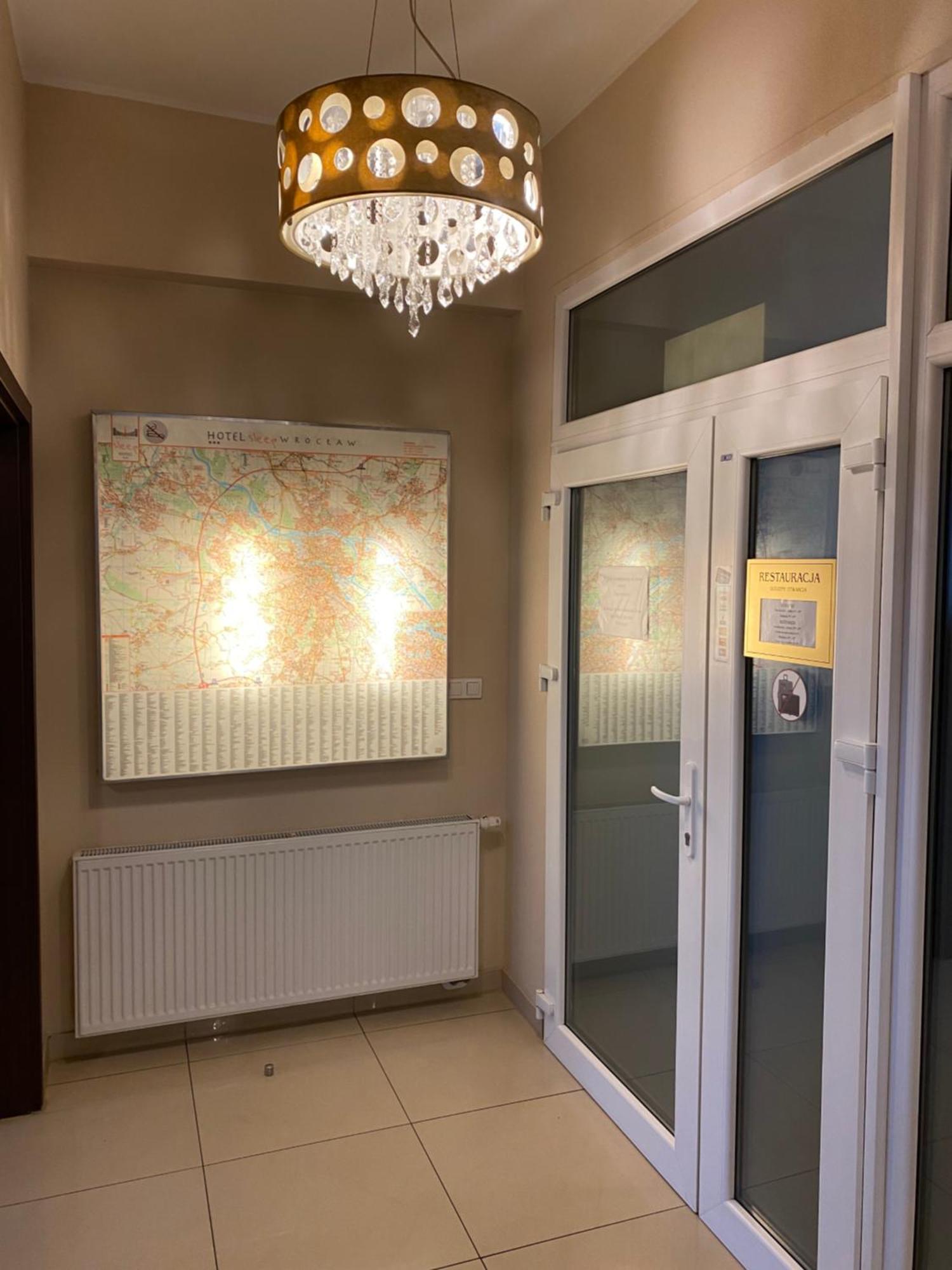 Hotel Sleep Wroclaw Bagian luar foto