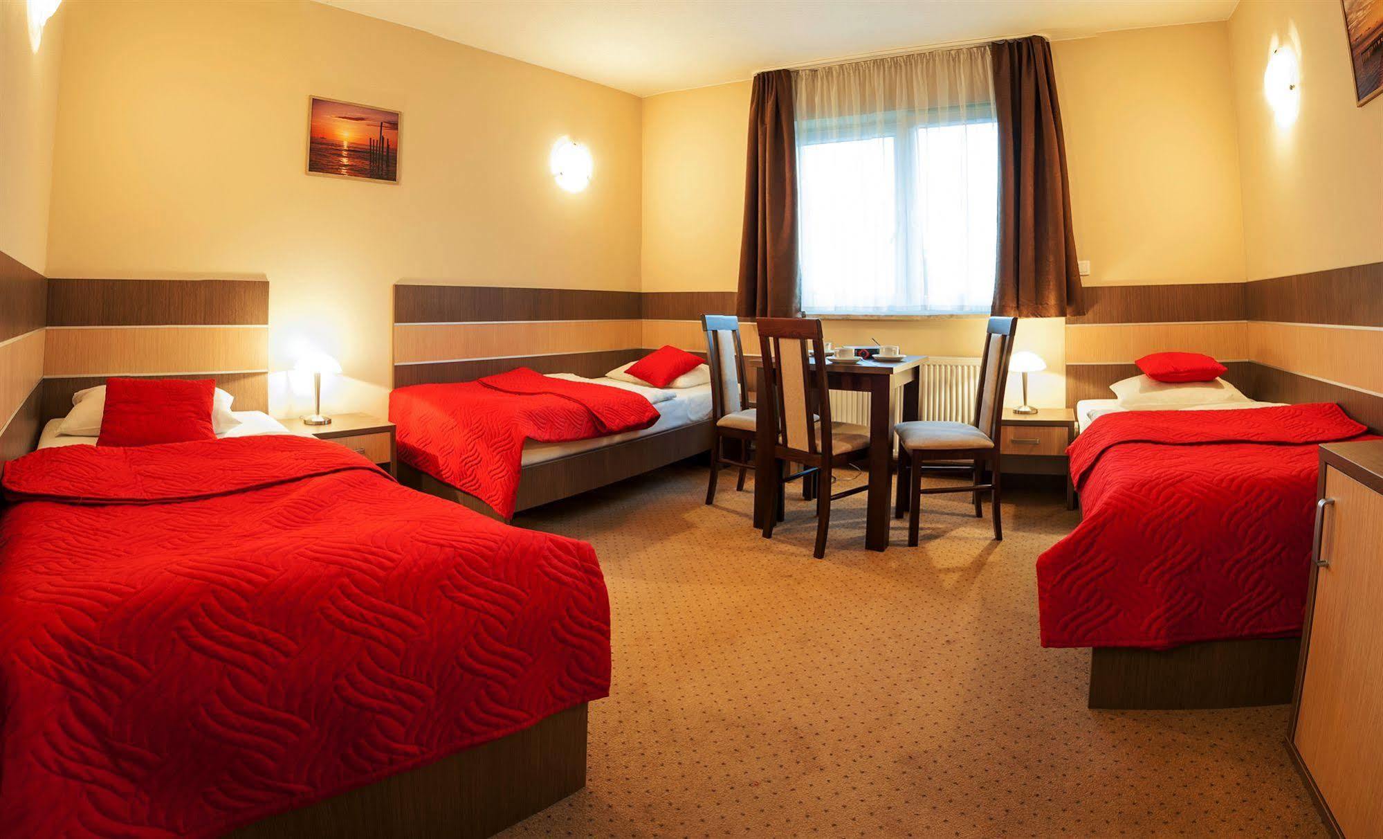 Hotel Sleep Wroclaw Bagian luar foto