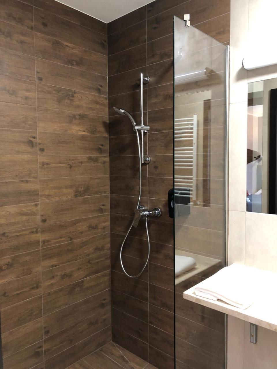 Hotel Sleep Wroclaw Bagian luar foto