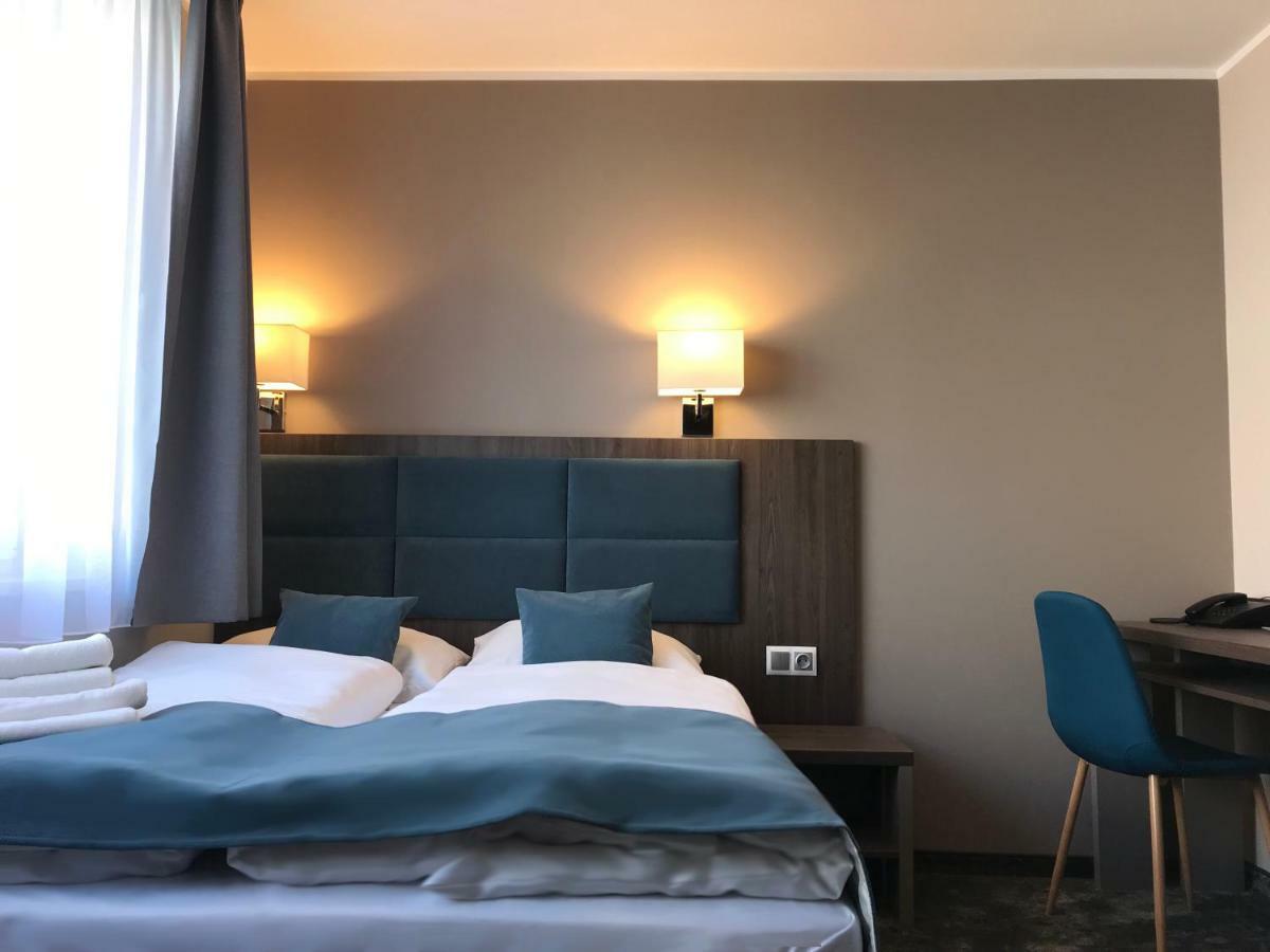 Hotel Sleep Wroclaw Bagian luar foto